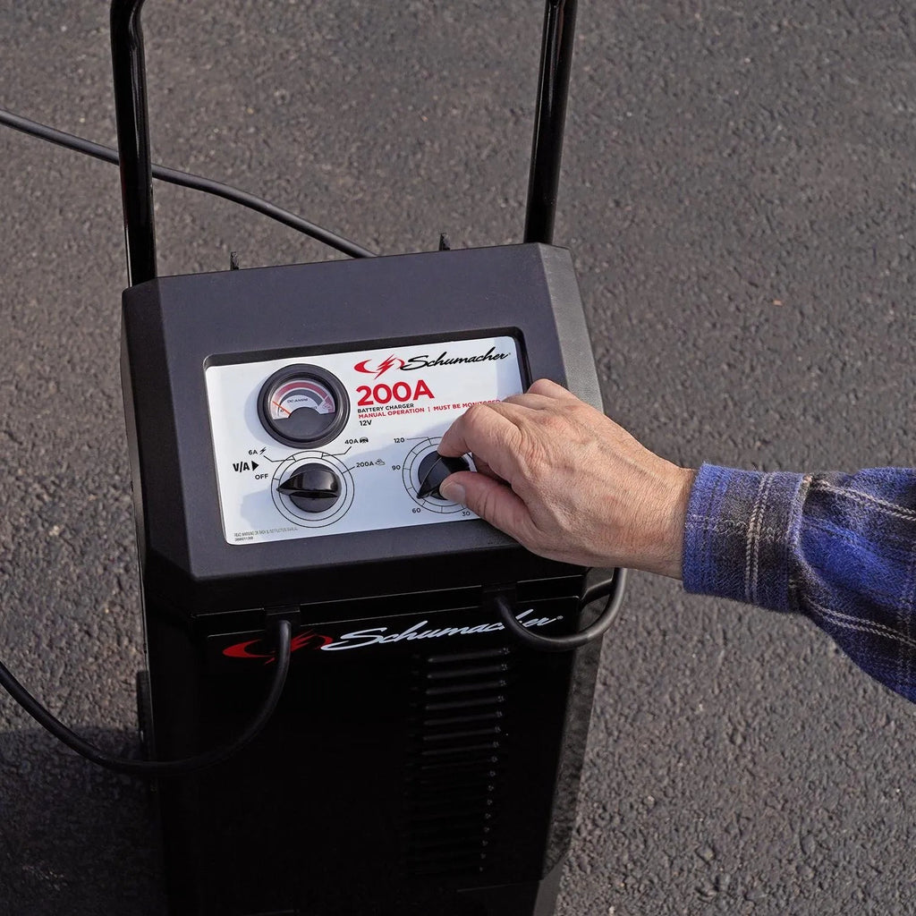 Schumacher Electric 12V 200A Manual Battery Charger/Engine Starter
